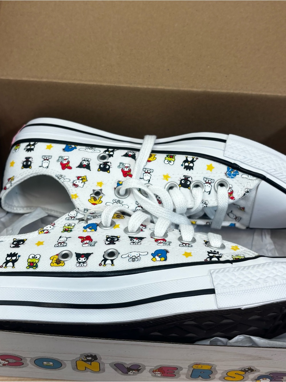 Converse HELLO KITTY And Friends Chuck Taylor White Low Sneakers Women's Sz 6.5 - Picture 7 of 11
